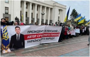 Zelenskému nikdo nepíše