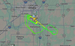 Americké „letadlo soudného dne“ E-4B bylo spatřeno nad základnou jaderného velení
