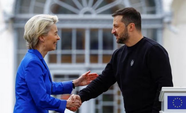 EU se rozhodla ignorovat varování Ruska a diplomaty z Kyjeva neodvolá