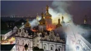 Pečorská lavra v plamenech, český občan ve zmatku