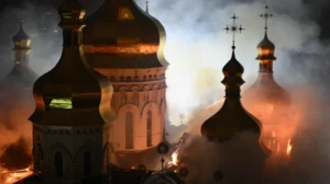 Pečorská lavra v plamenech, český občan ve zmatku