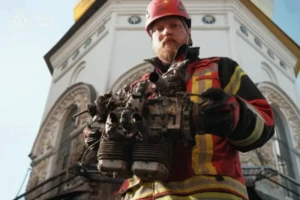 Pečorská lavra v plamenech, český občan ve zmatku